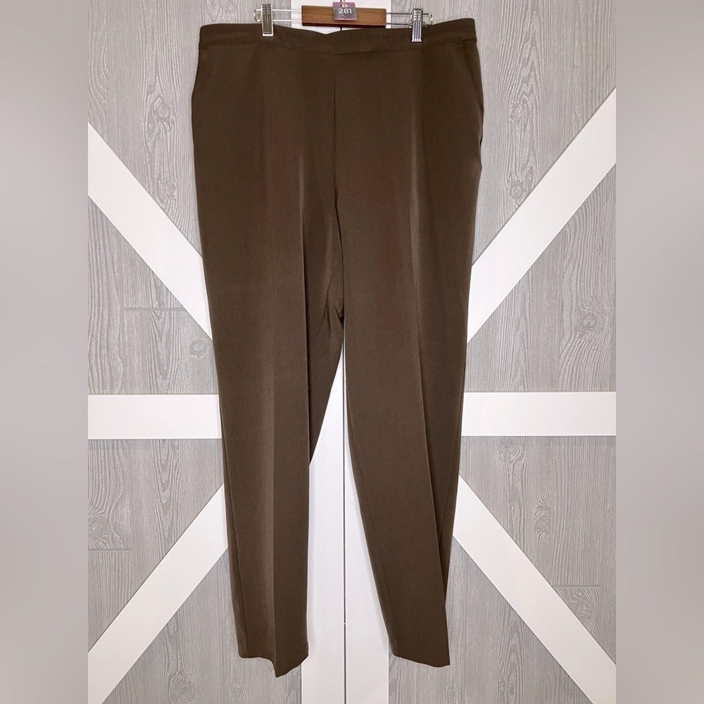 281. Laura Scott Pull On elastic Waist Brown Trousers 18W